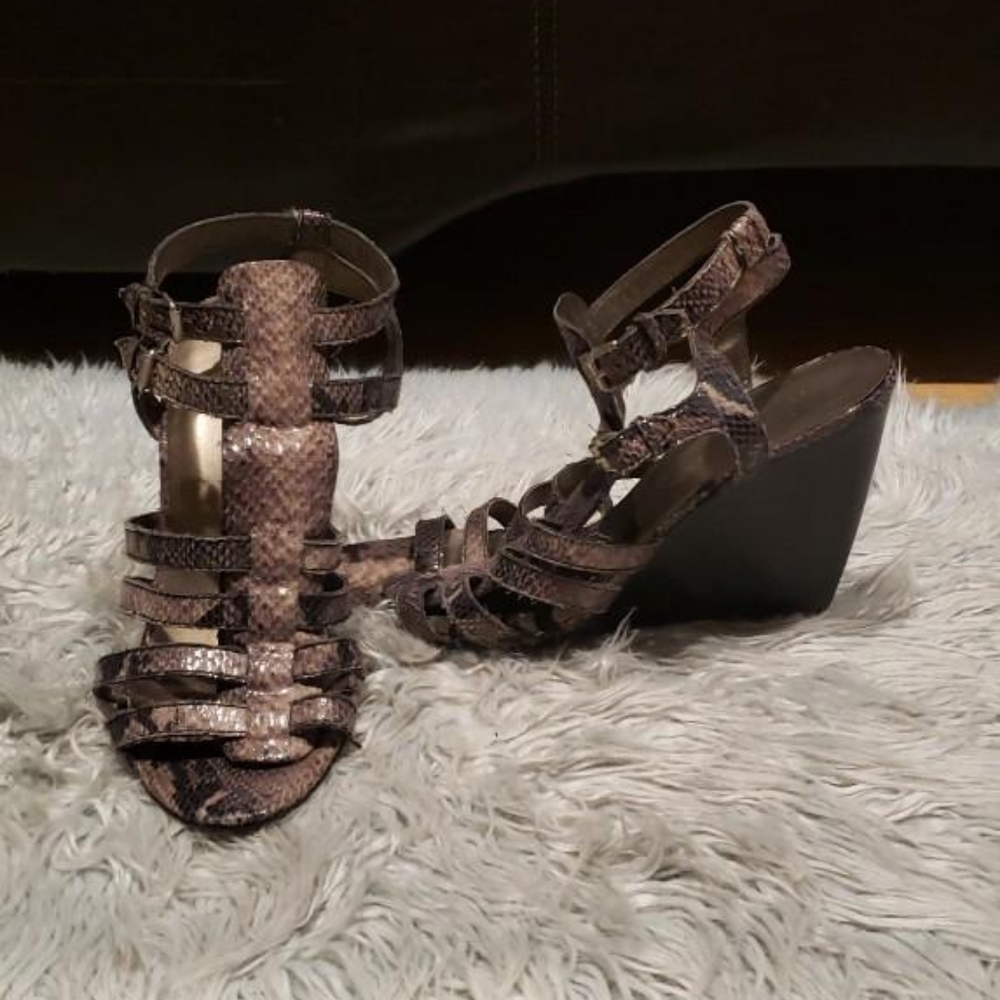 Wedge sandals - Picture 2 of 2